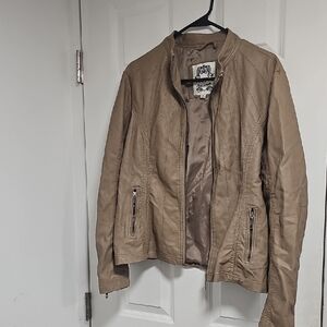 JOHNNY Los Angeles Women XL Beige jaquet faux leather.